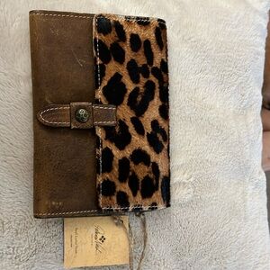 Patricia Nash NWT Clutch/ Wallet